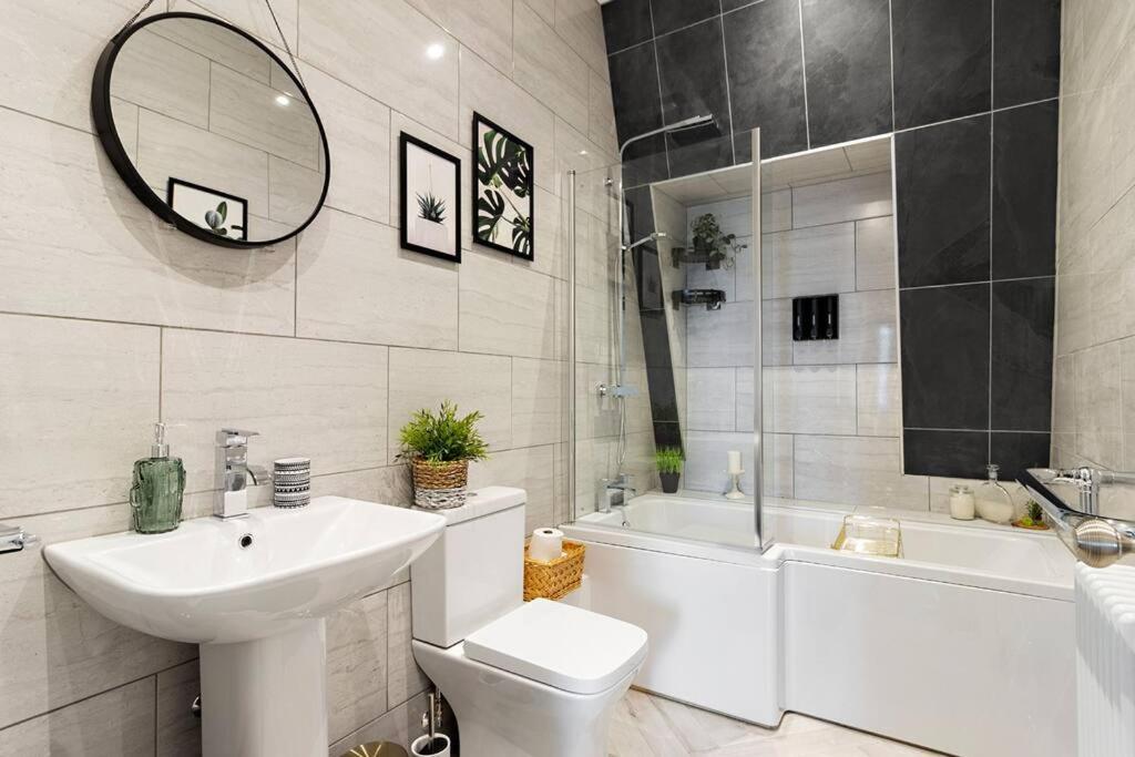 Modern 1 Bed Apartment, Sea Views, Free Parking, Wifi, Netflix تيغنماوث المظهر الخارجي الصورة